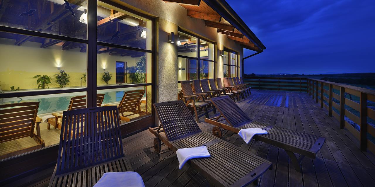 Wellness Hotel Happy Star Hnanice  Eksteriør billede
